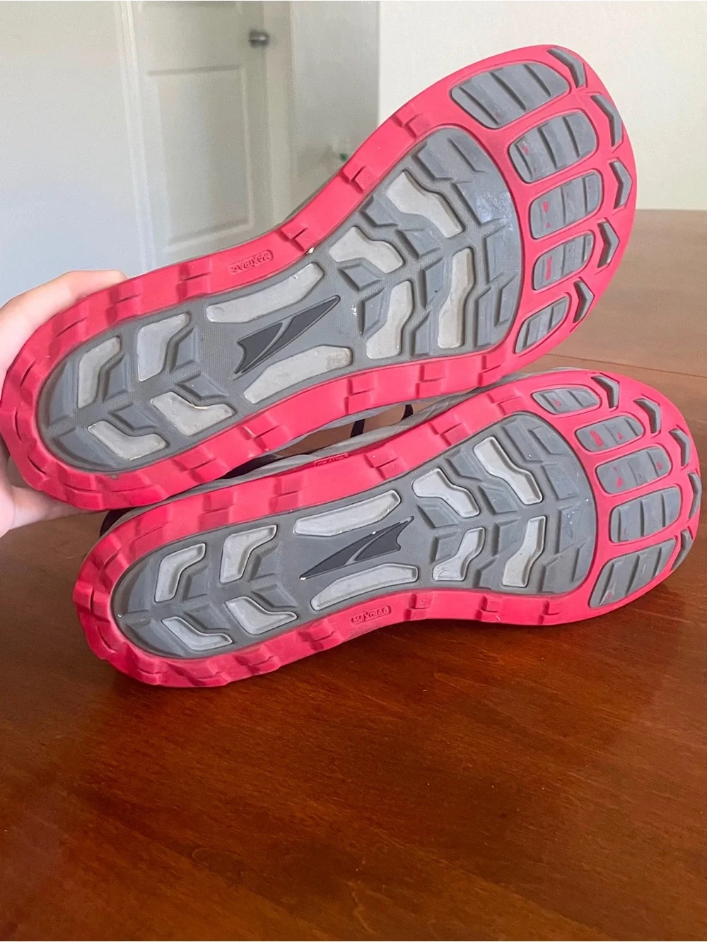 Altra superior trail